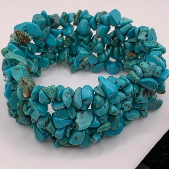 Vintage turquoise stretch bracelet with matching earrings - Picture 4 of 6